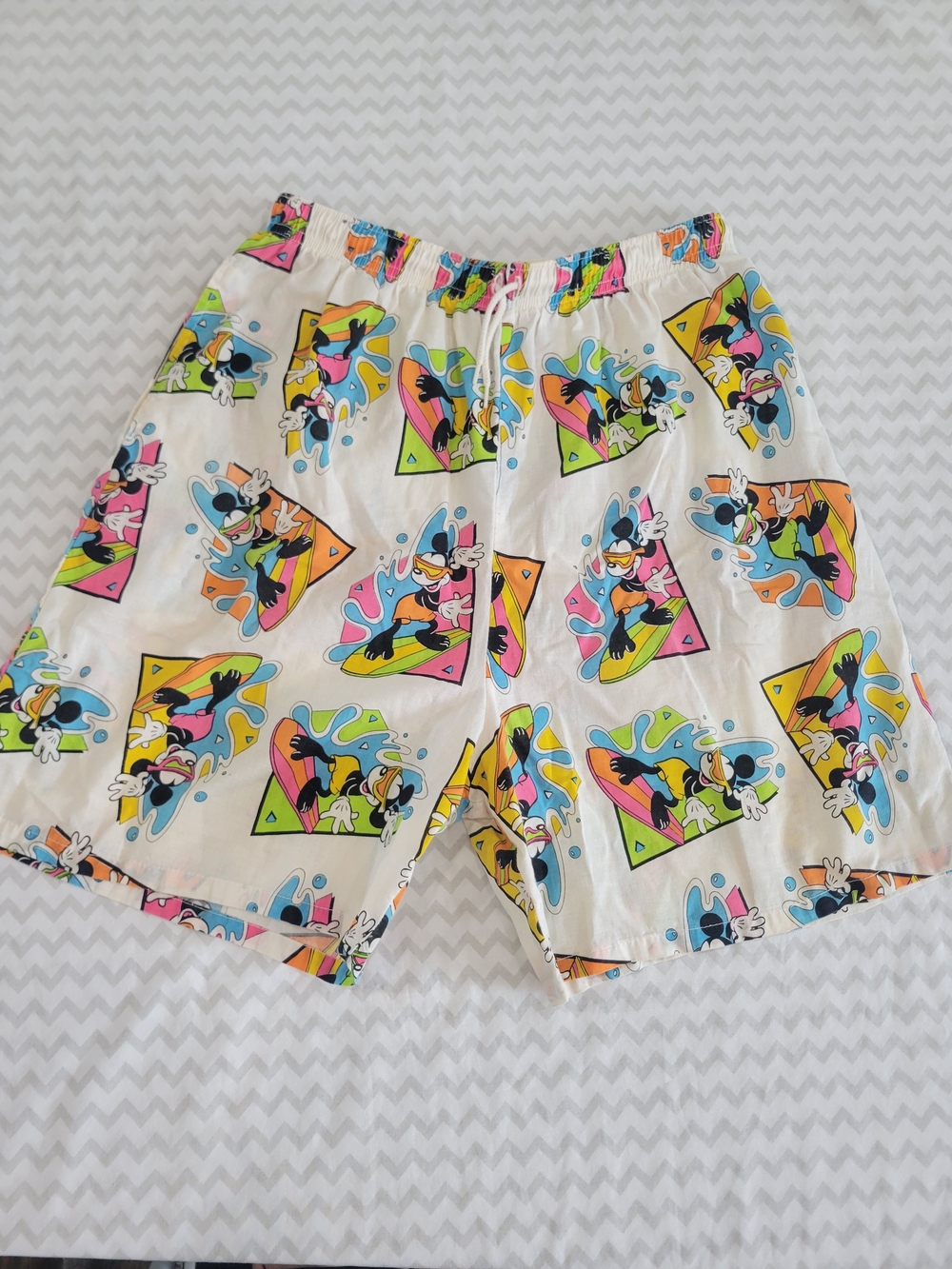 Vintage 90s Mickey & Co J.G. Hook Surfing Shorts Kids Large/ Adult Small Disney